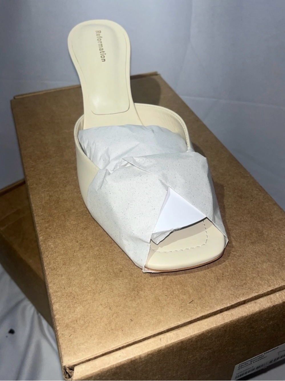 New in Box: Reformation Clementine Heeled Mule Sandal Almond Leather